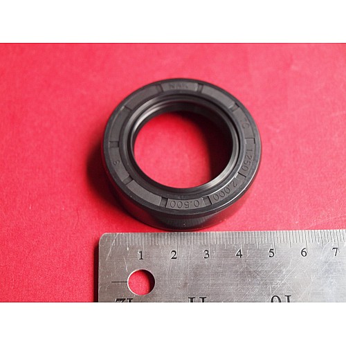 TRIUMPH MANUAL GEARBOX FRONT SHAFT OIL SEAL.   141756
