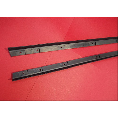 MGB Door Dropglass Window Weather Seal ( Waist Strip) Left & Right Hand Side   AHH6348-9-SetA