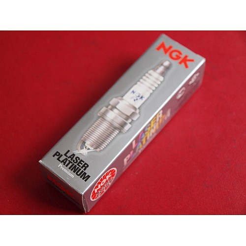 NGK Laser Platinum Spark plug PFR6N-11  19mm reach.   (Sold in Single units) GSP9652PT