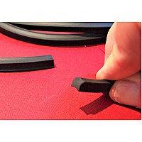 Black Filler Strip for Various Windscreen Rubbers - LF1B