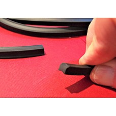 Black Filler Strip for Various Windscreen Rubbers - LF1B